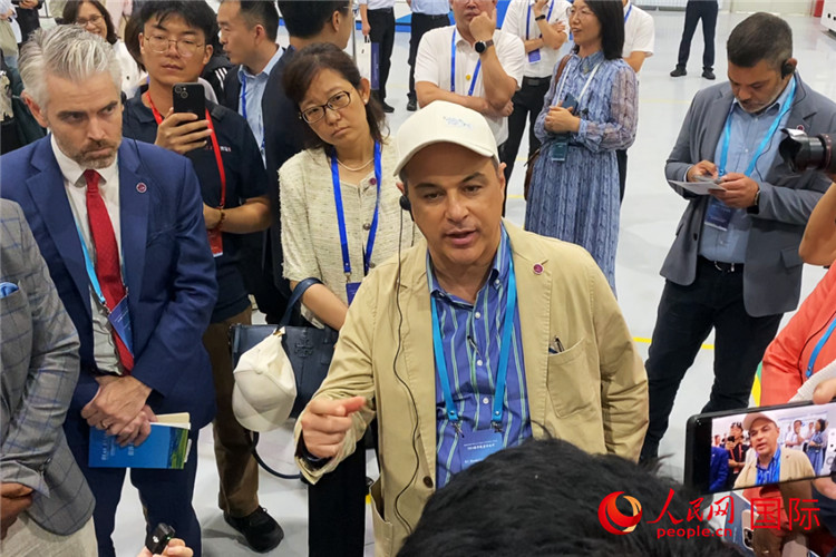 九游体育网站：驻华使节河北行｜“中国绿色能源产业发展令人印象深刻”(图1)