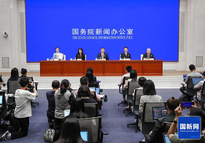 九游体育：国家能源局：全社会用电增量一半以上为新增清洁能源发电(图1)