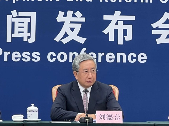 超长期特别国债资金支持设备更新加速提升节能降碳能力(图1)