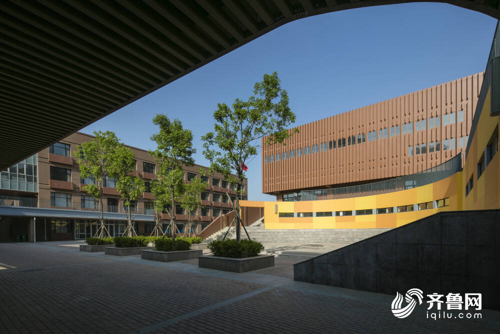 九游体育网站：助推建筑节能领域技术进步山东新版《公共建筑节能设计标准》8月1日起实施(图1)