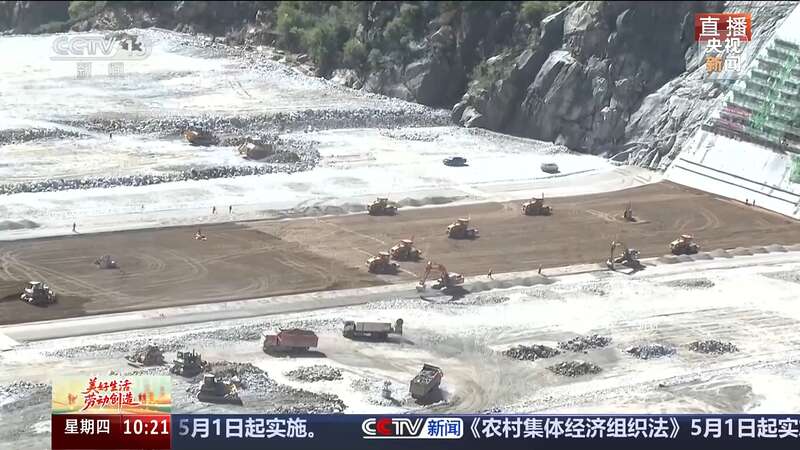 九游体育网站：世界第一高坝首蓄成功！中国基建把奔腾水流写成“绿色能源诗”(图6)