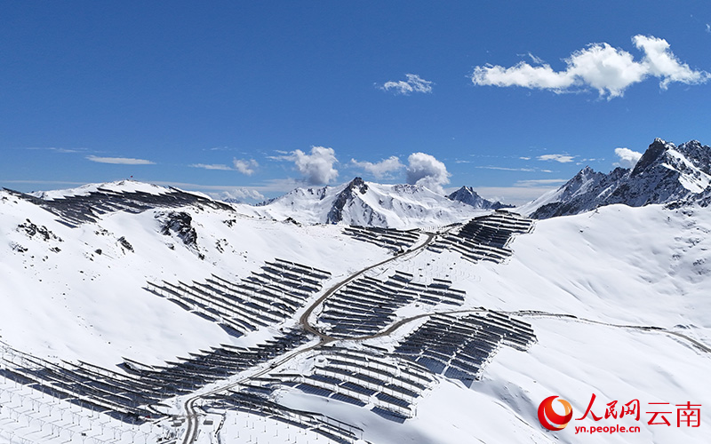 “云端”雪岭走“追光”新路(图1)