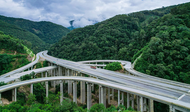 九游体育：云南临沧临翔至清水河高速公路全线通车(图2)