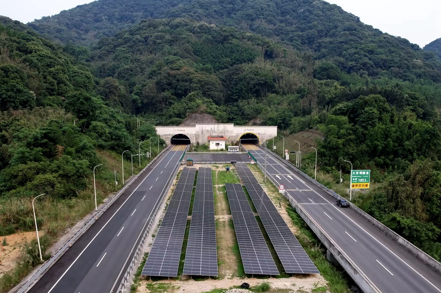 九游体育网站：广西首个全路域全场景交能融合项目全线并网发电(图2)